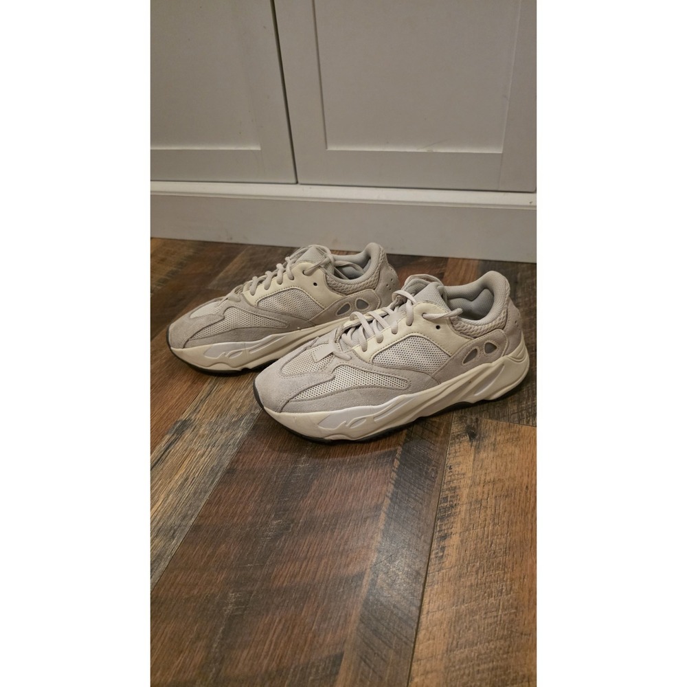 RARE Men's Adidas Yeezy Boost 700 V2 350 Analog SZ 7.5 EG7596 - Picture 2 of 8